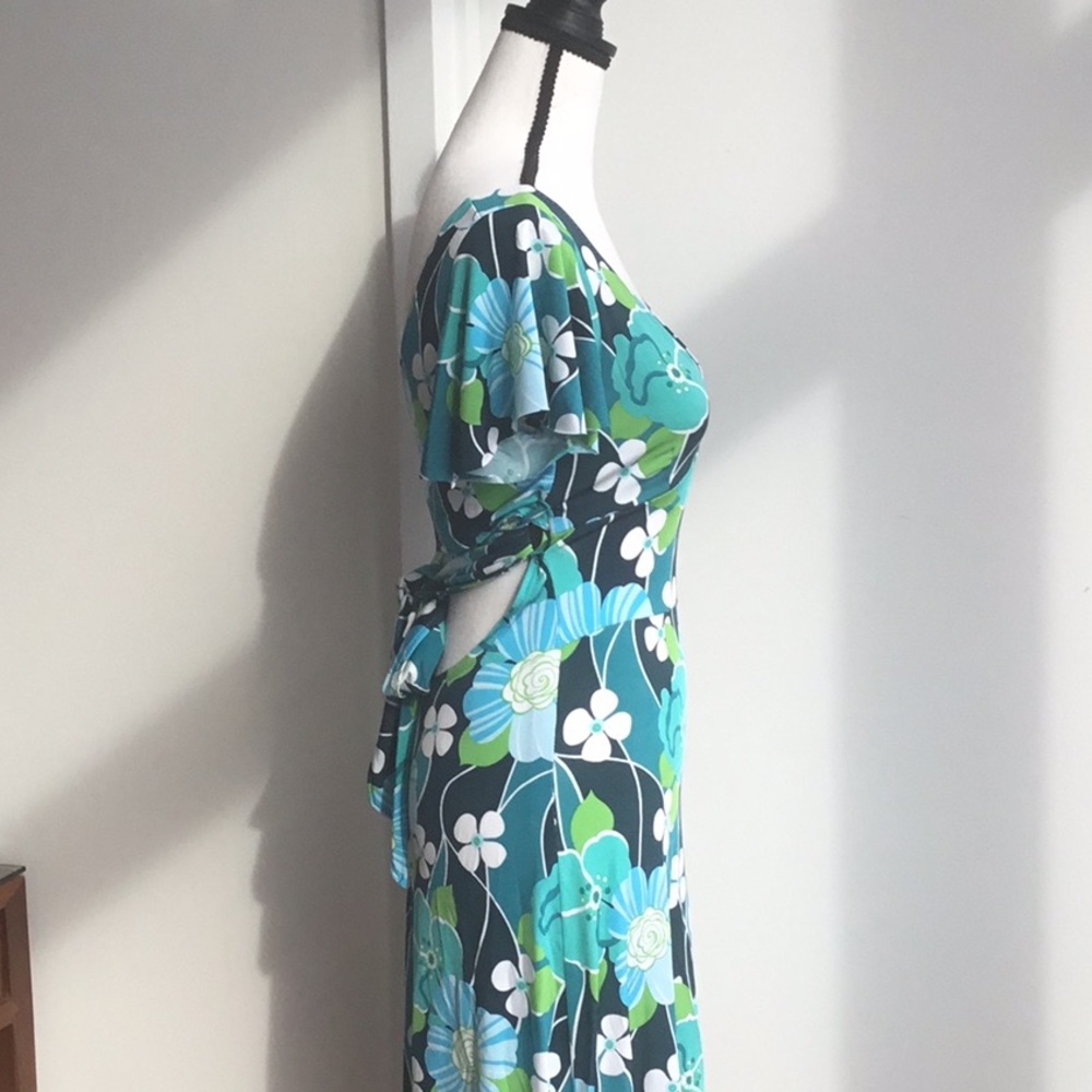 Dress - Picture 5 of 5